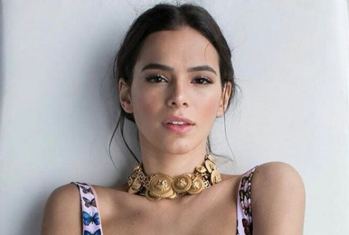 Bruna Marquezine séria